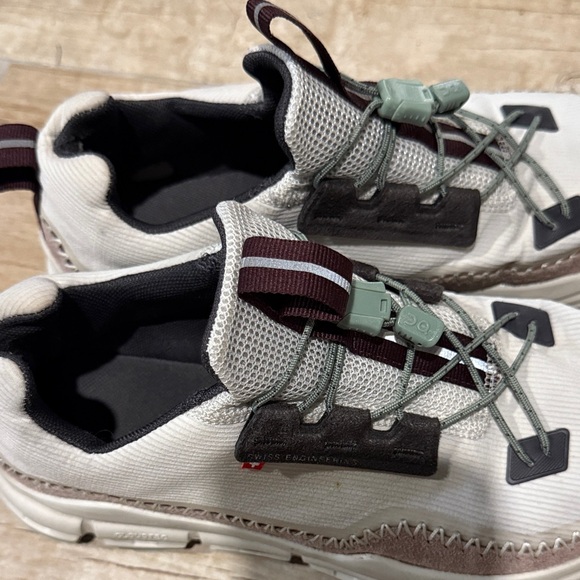 On Running Women's Shoes in Cream and Brown - Picture 11 of 12